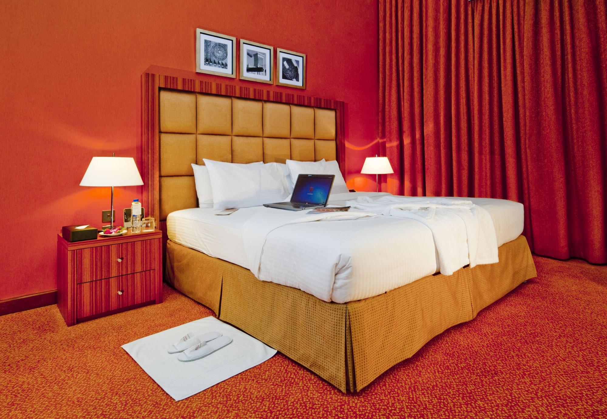 City Seasons Al Hamra Hotel Абу Даби Екстериор снимка