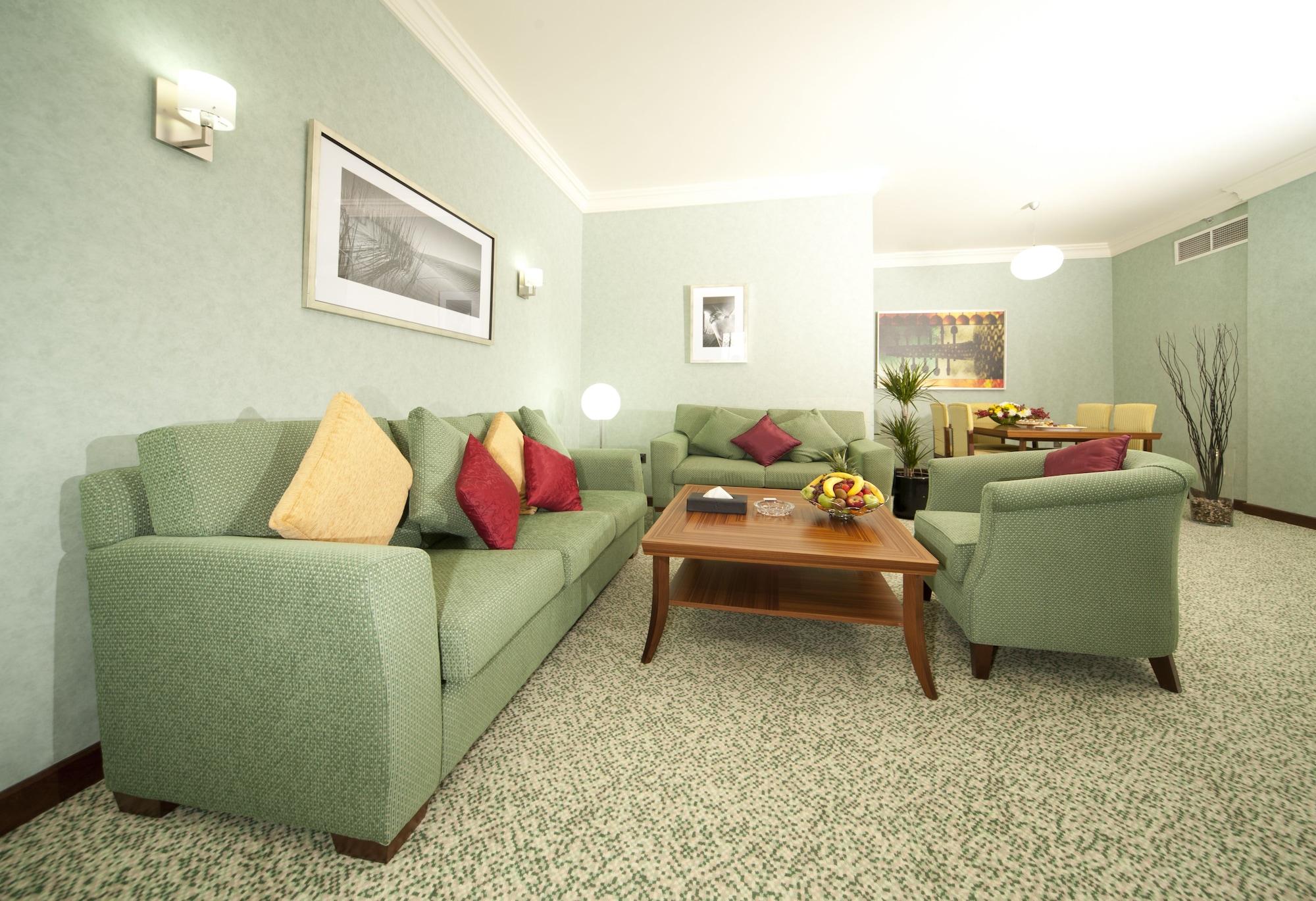 City Seasons Al Hamra Hotel Абу Даби Стая снимка
