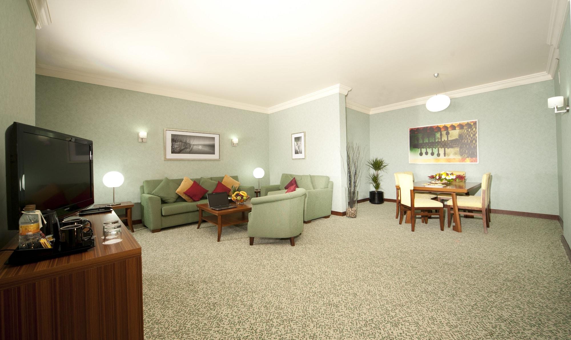 City Seasons Al Hamra Hotel Абу Даби Екстериор снимка