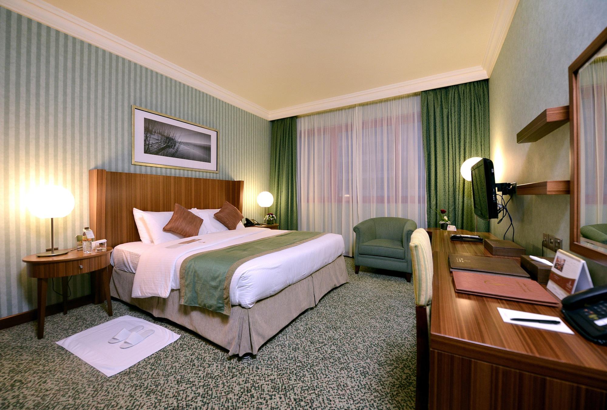 City Seasons Al Hamra Hotel Абу Даби Екстериор снимка