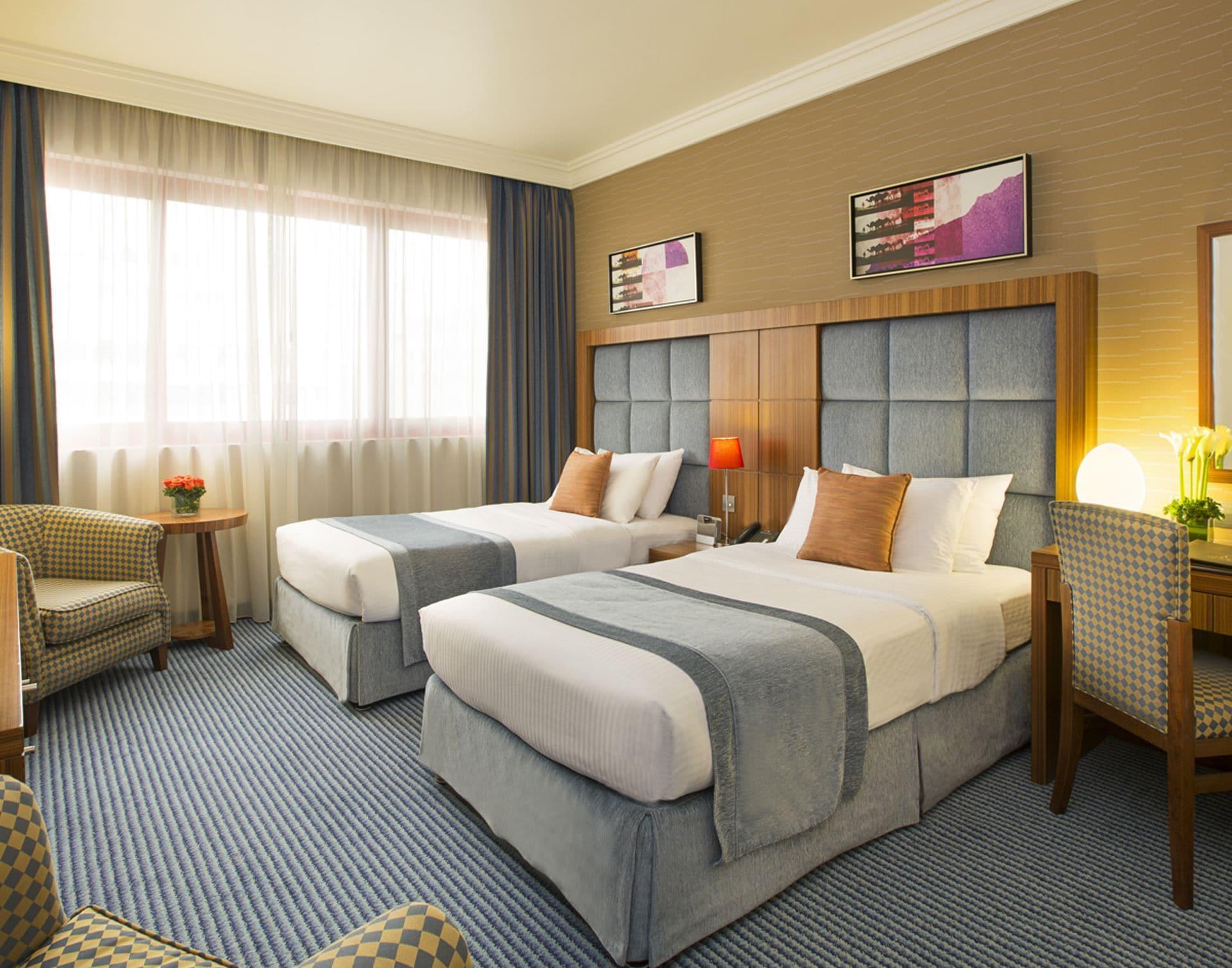 City Seasons Al Hamra Hotel Абу Даби Екстериор снимка