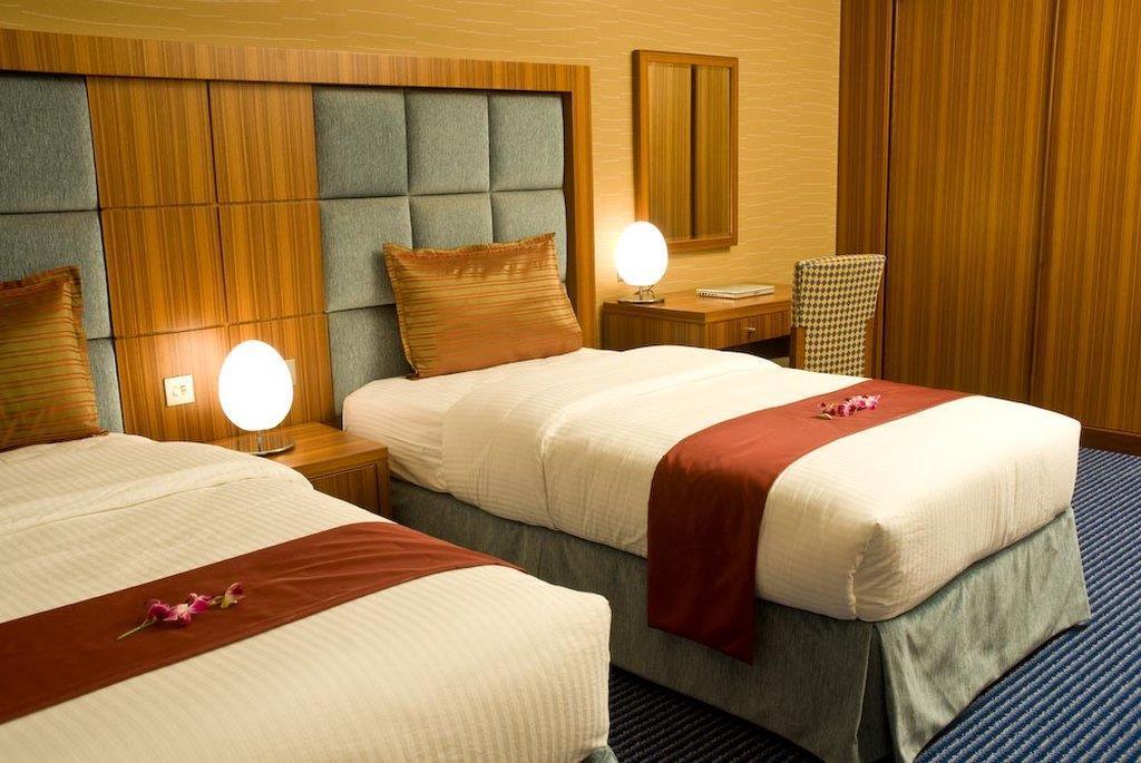 City Seasons Al Hamra Hotel Абу Даби Стая снимка