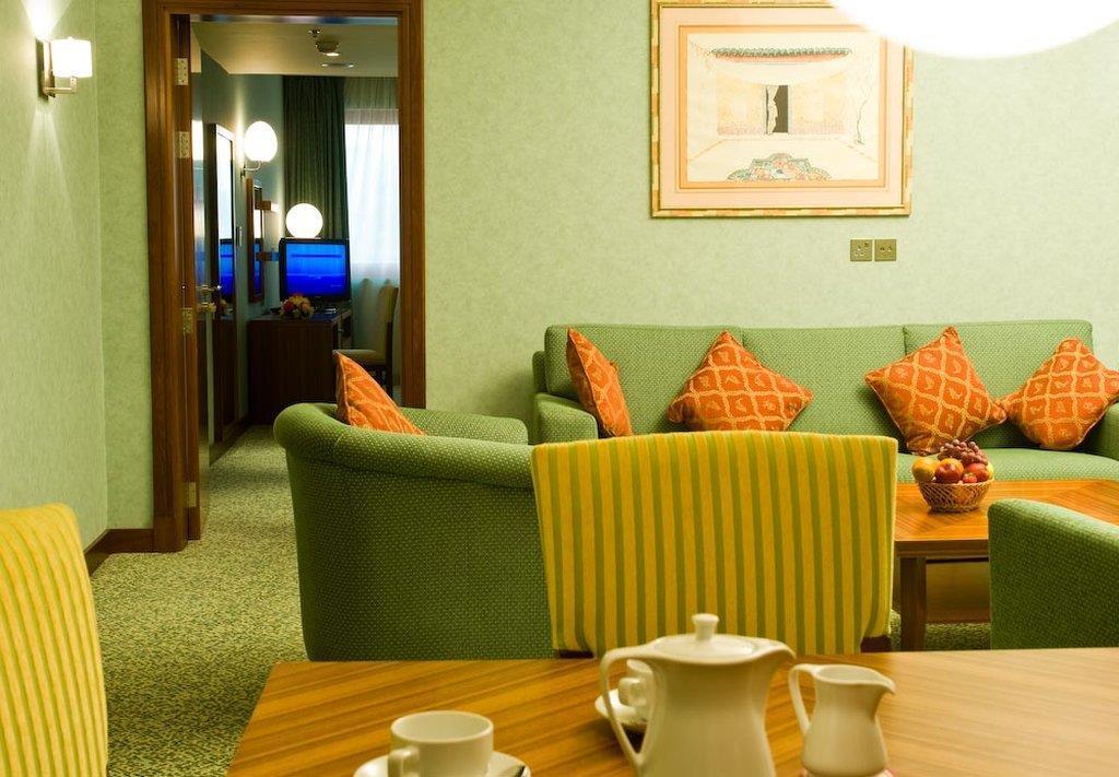 City Seasons Al Hamra Hotel Абу Даби Стая снимка
