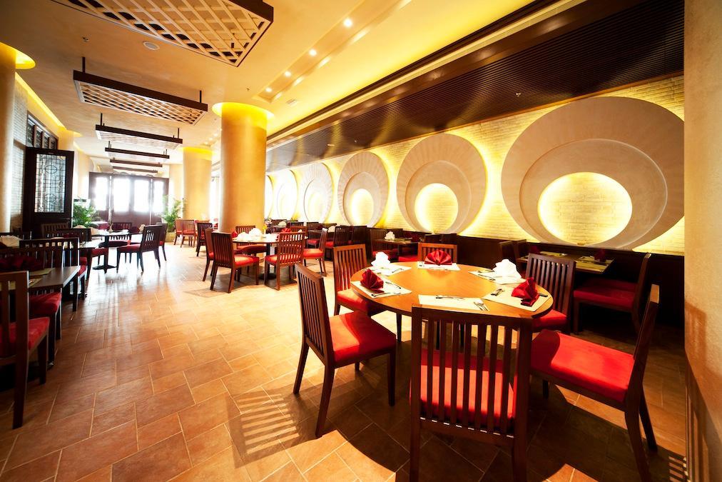 City Seasons Al Hamra Hotel Абу Даби Екстериор снимка