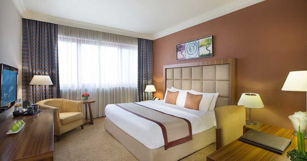City Seasons Al Hamra Hotel Абу Даби Екстериор снимка
